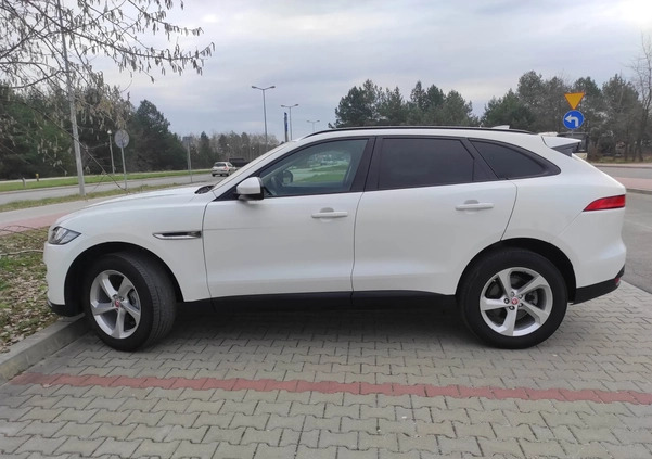 Jaguar F-Pace cena 105900 przebieg: 82000, rok produkcji 2017 z Mielec małe 106